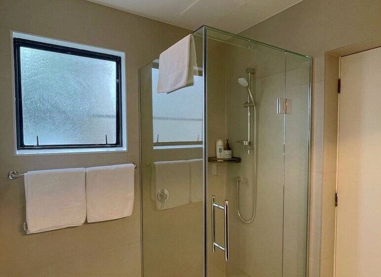 모텔 Royal Park Lodge