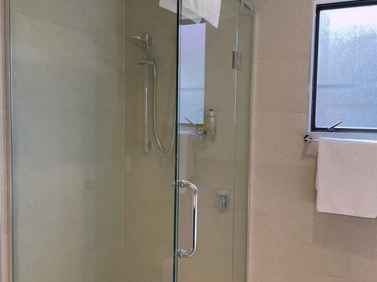 모텔 Royal Park Lodge