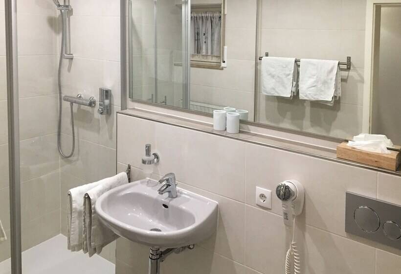 Пансион Gästehaus Alba Sie Bekommen Garantiert Eintrittskarten Für Den Europapark Und Für Rulantica über U