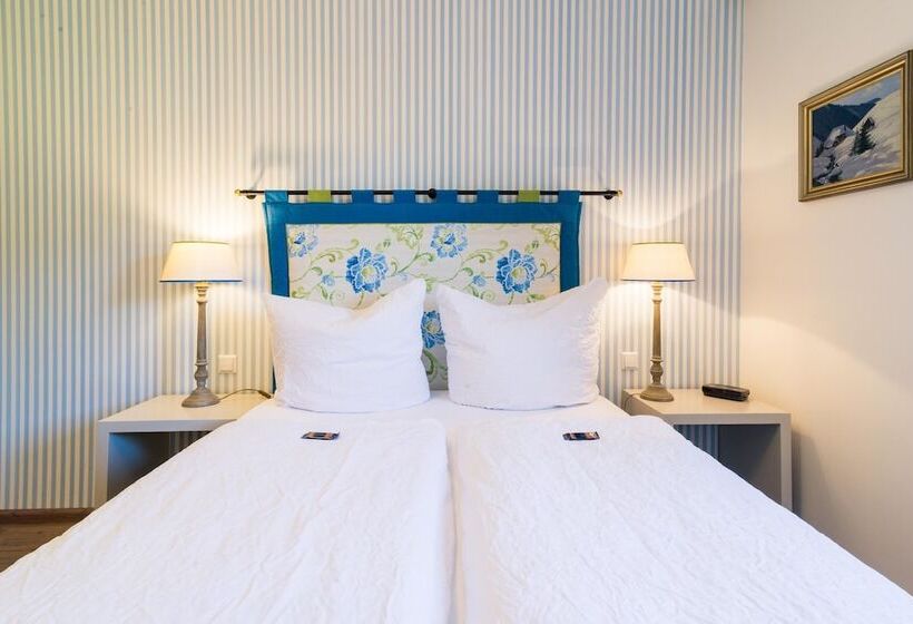 Пансион Goldener Adler Oberried Hotel & Appartements