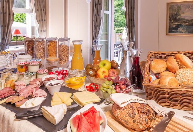 Пансион Goldener Adler Oberried Hotel & Appartements