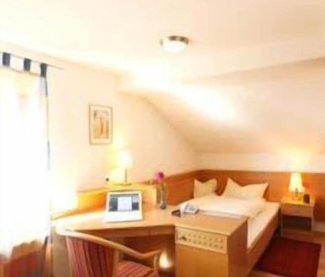 膳宿费 Landhotel Schöll