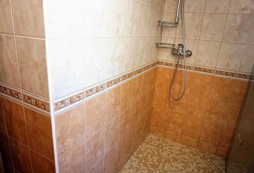 پانسیون Rooms & Apartments Pr Matjon