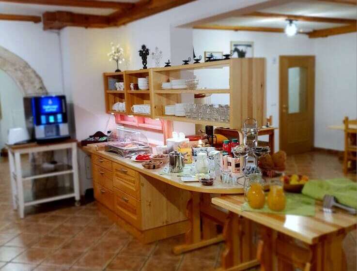 پانسیون Rooms & Apartments Pr Matjon