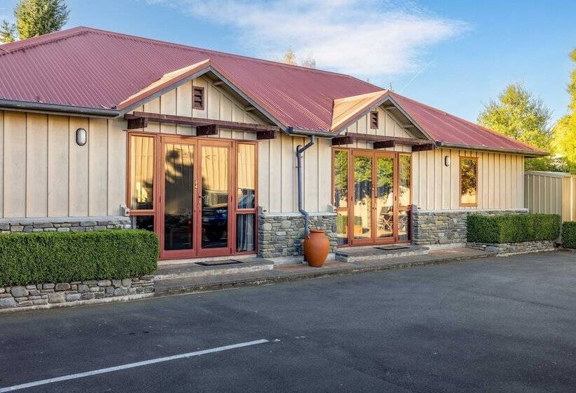 Settlers Boutique Motel