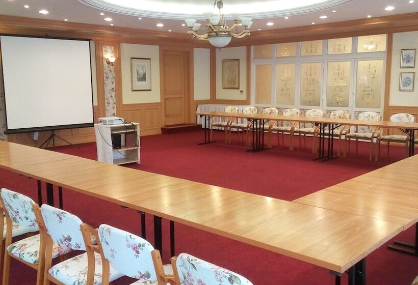 Villa Medici Hotel & Restaurant