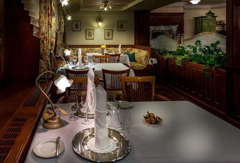 Villa Medici Hotel & Restaurant