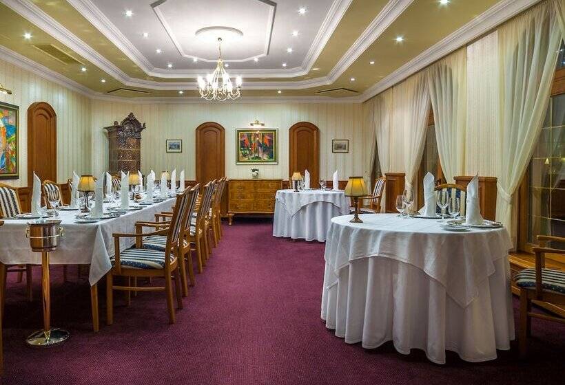 Villa Medici Hotel & Restaurant