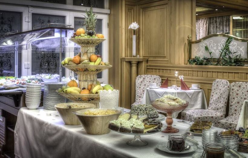 Villa Medici Hotel & Restaurant