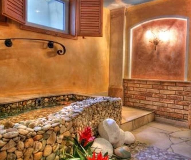 Villa Medici Hotel & Restaurant