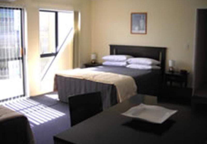 Wrights By The Sea Motel