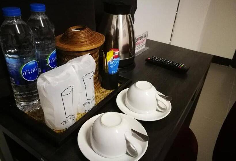 Общежитие Duangdren Apartment