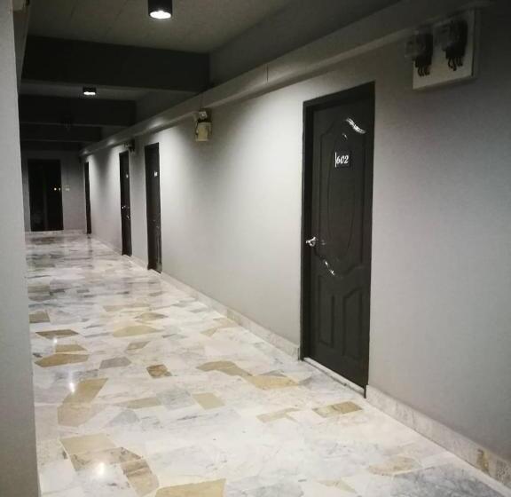 Общежитие Duangdren Apartment