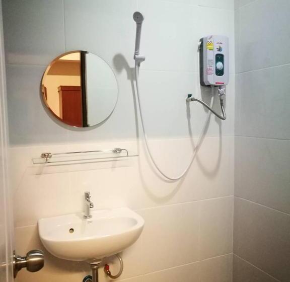 Общежитие Duangdren Apartment