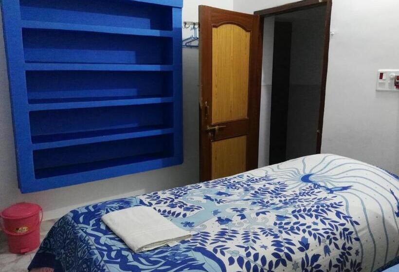 הוסטל Tara Guest House