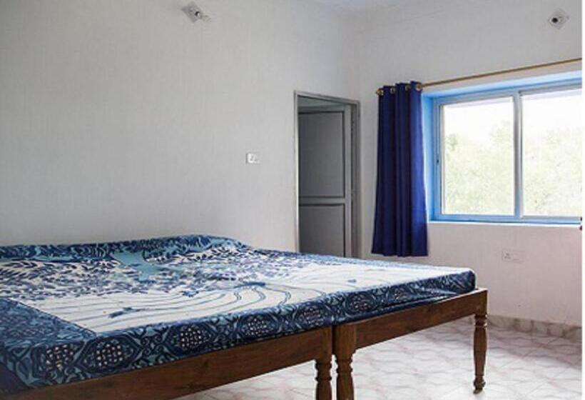 הוסטל Tara Guest House