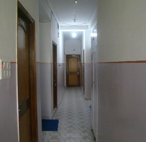 הוסטל Tara Guest House