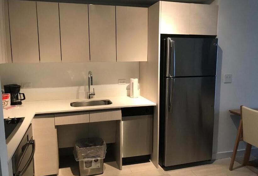 Beach Walk Resort De Lux Apartment