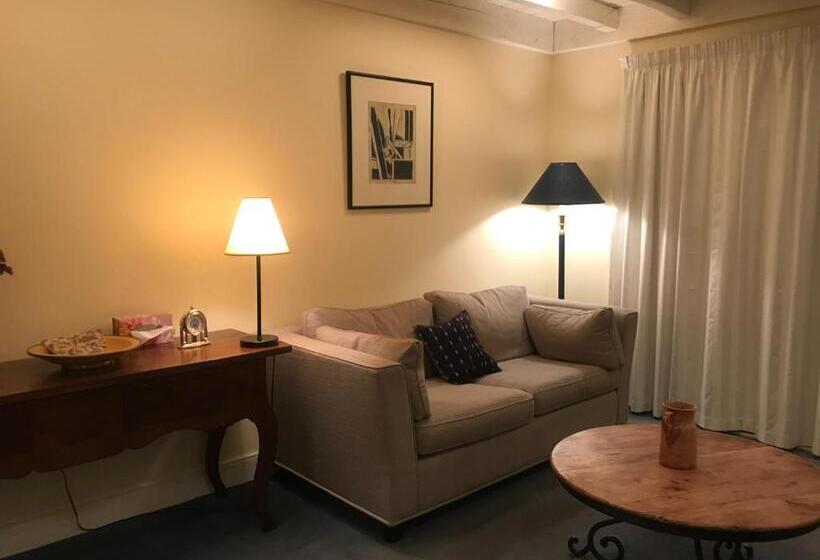 Bruce Waterfront Apartments