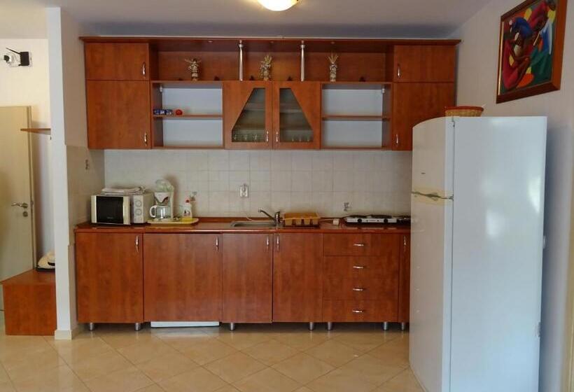 Club Onix Apartments