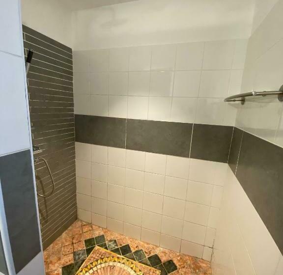 Отель Du Pont De L Oso