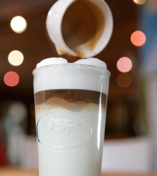 Отель Le Café Hôtel De L Aubier