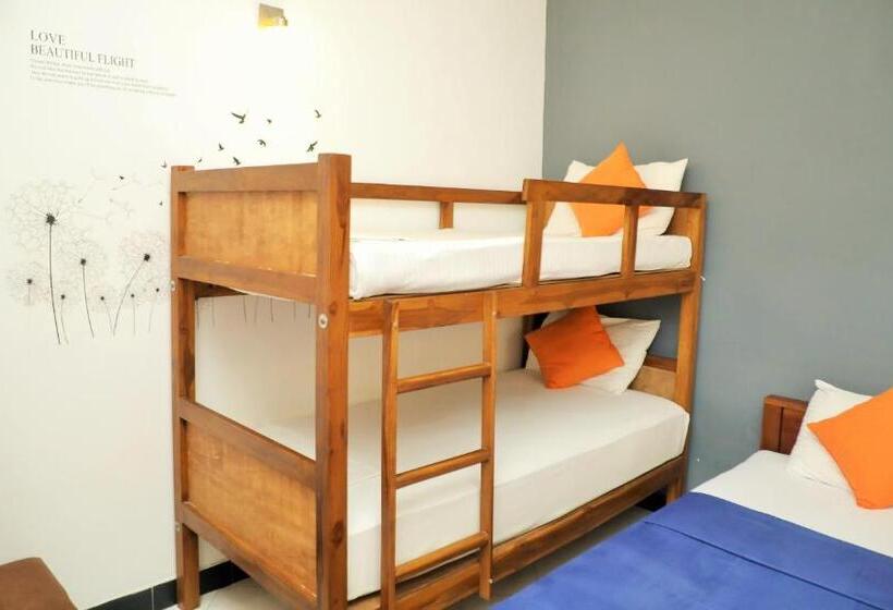 פנסיון Andorra Tourist Resort Anuradhapura