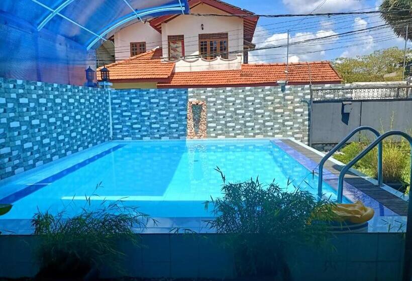 פנסיון Andorra Tourist Resort Anuradhapura