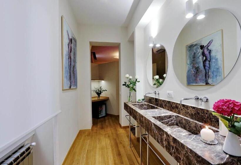 پانسیون Colonna 32