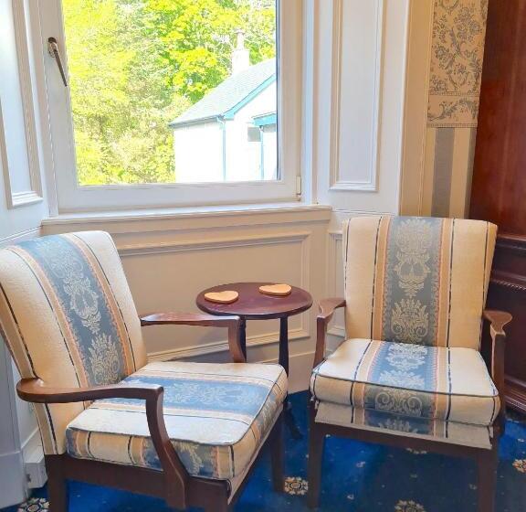 پانسیون Corriemar House