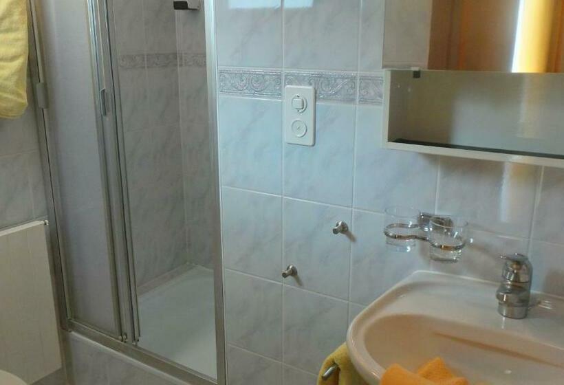 펜션 Garni Soldanella