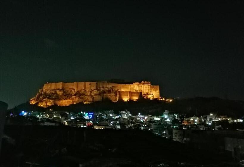 פנסיון Royal Heritage Guest House