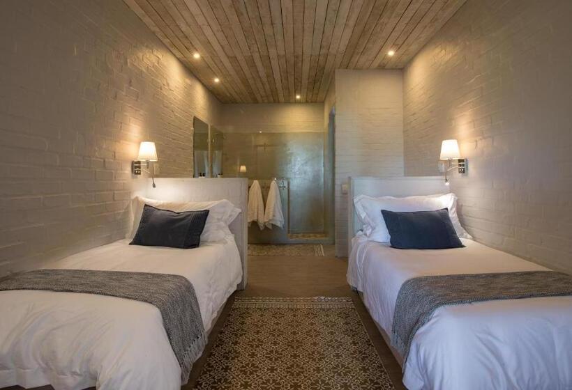 بنسيون The Quarter Deck