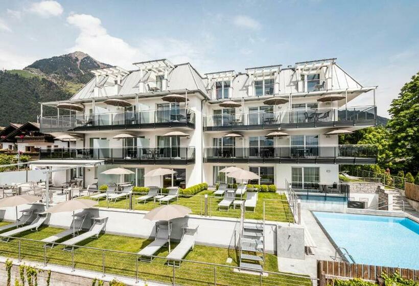 Amelia Apartments