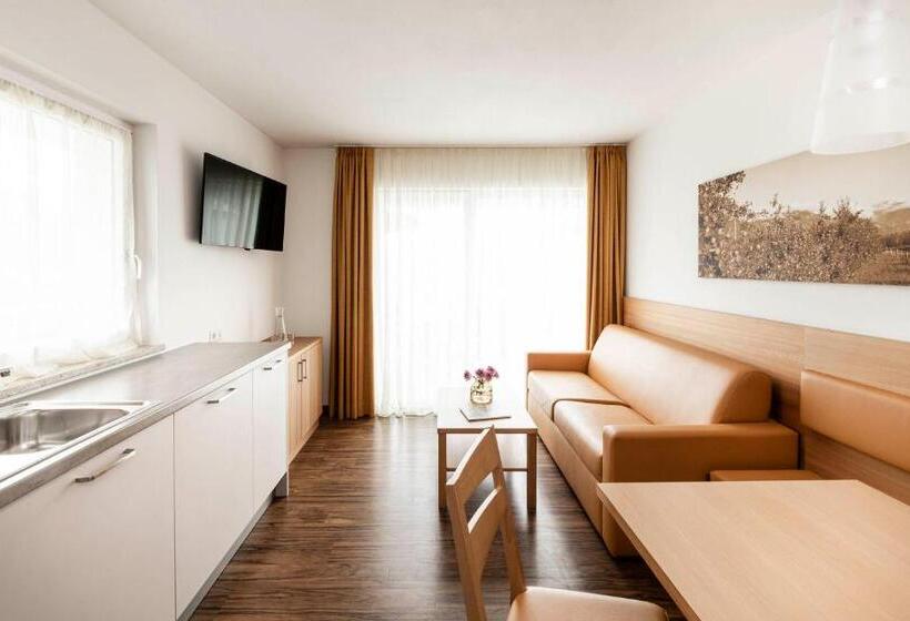 Amelia Apartments