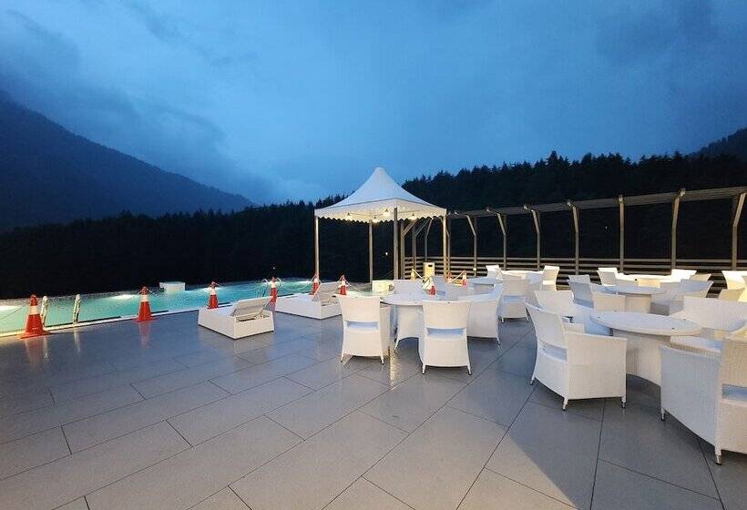 The Orchard Greens Resort   A Centrally Heated Property