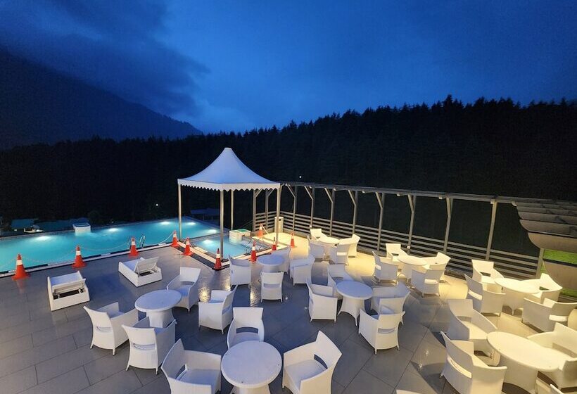 The Orchard Greens Resort   A Centrally Heated Property