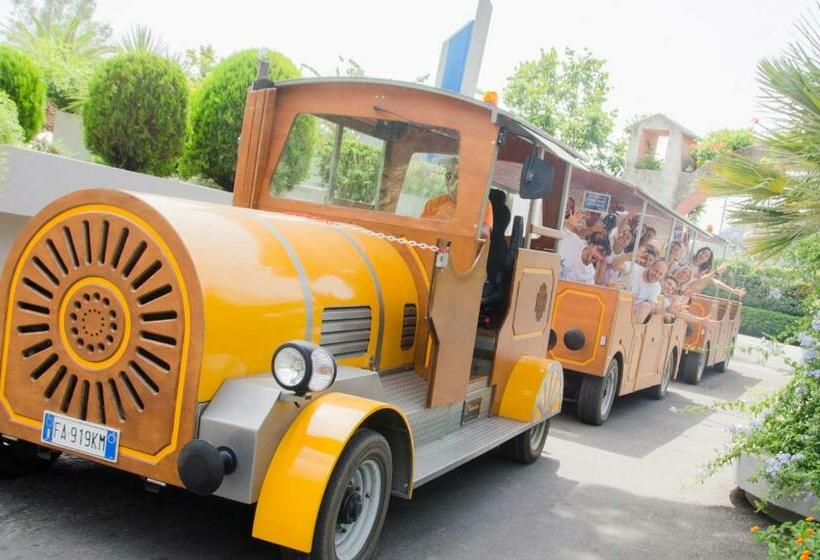 Villaggio Turistico La Mantinera Residence