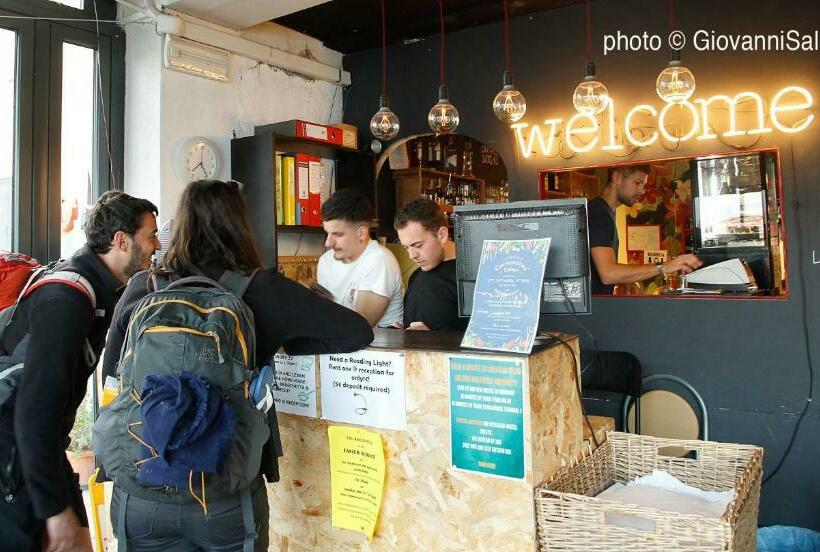 Santangela Hostel & Rooms