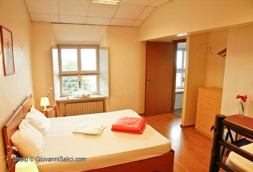 Santangela Hostel & Rooms