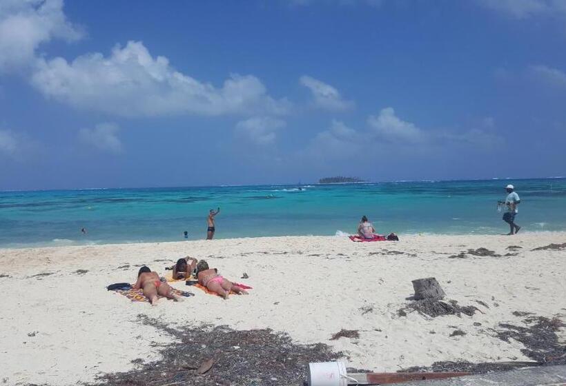 Caribbean Island Hotel Piso 2