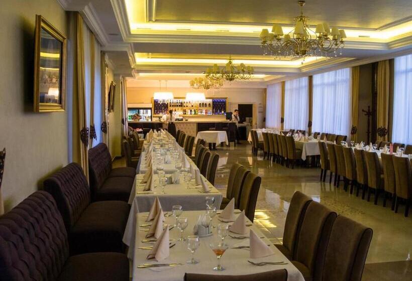 فندق Argo Premium