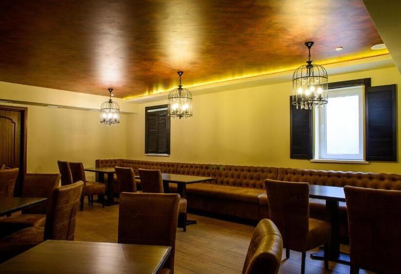 فندق Argo Premium