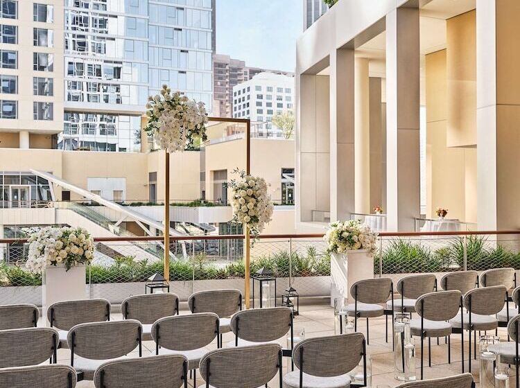 فندق Conrad Los Angeles