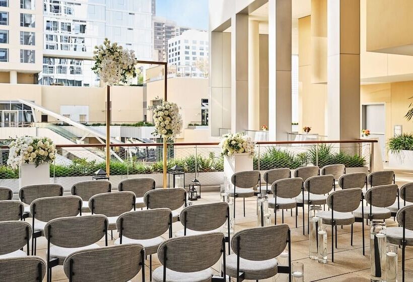 فندق Conrad Los Angeles