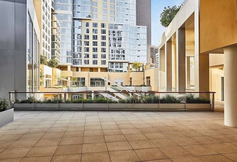 فندق Conrad Los Angeles
