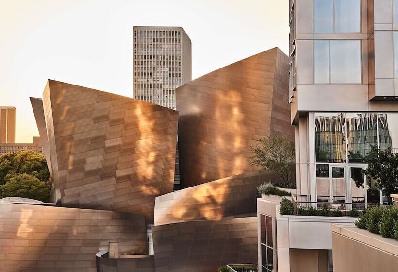 فندق Conrad Los Angeles
