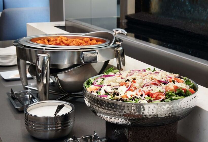 فندق Embassy Suites By Hilton Atlanta Airport North