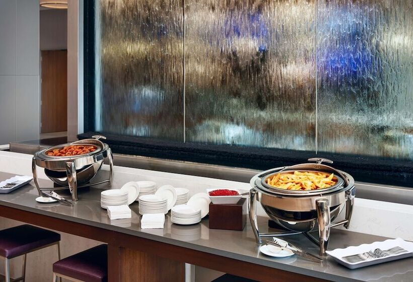 فندق Embassy Suites By Hilton Atlanta Airport North