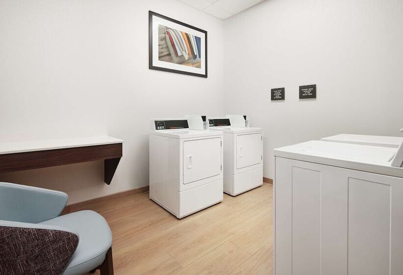 فندق Embassy Suites By Hilton Atlanta Airport North